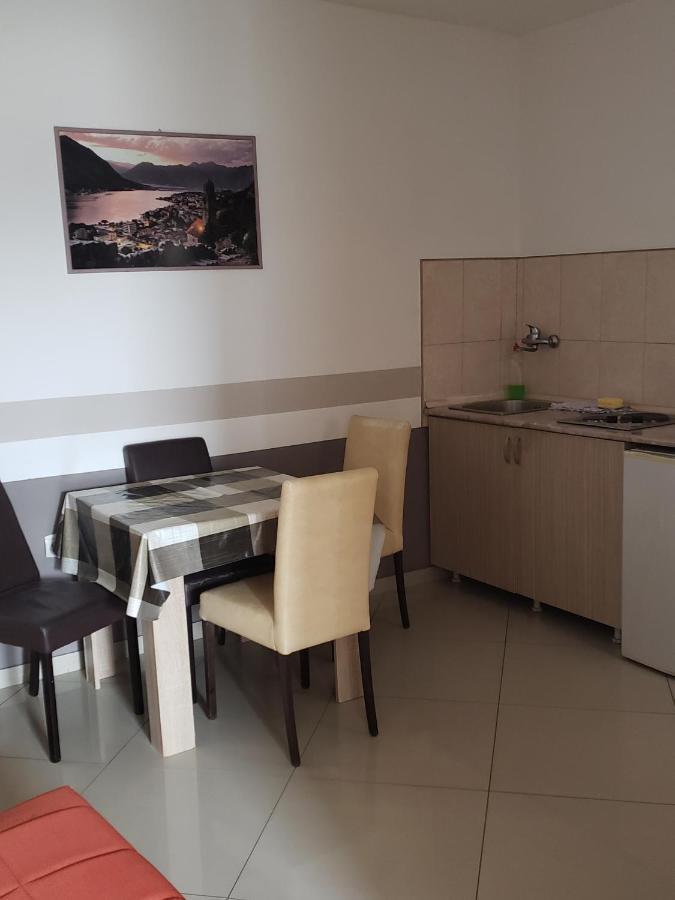Apartments Petricevic Sutomore Buitenkant foto