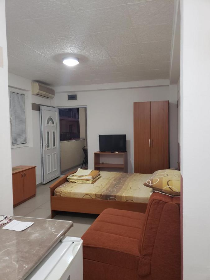 Apartments Petricevic Sutomore Buitenkant foto